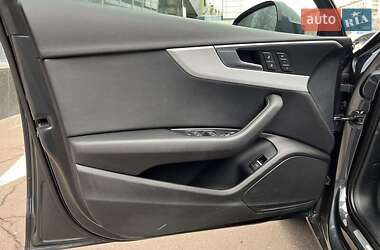 Седан Audi A4 2017 в 
