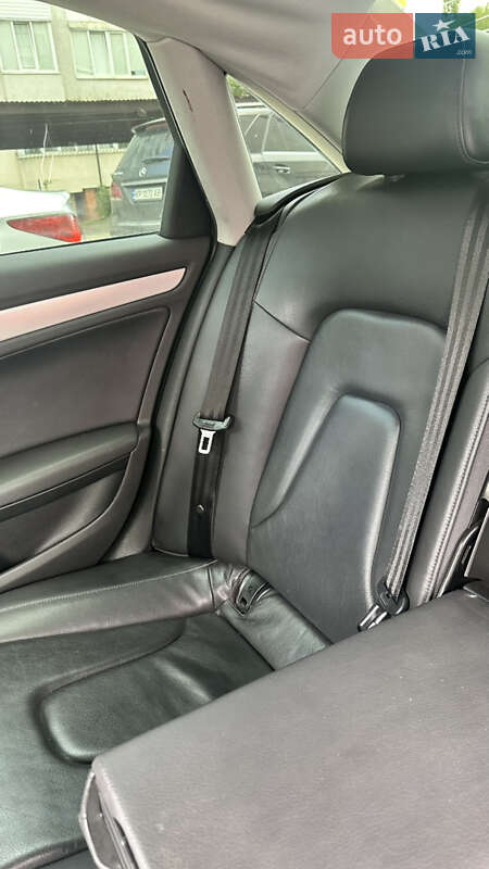 Седан Audi A4 2013 в Трускавці