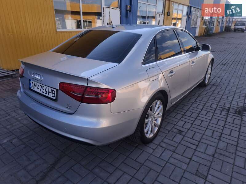 Седан Audi A4 2013 в Житомире