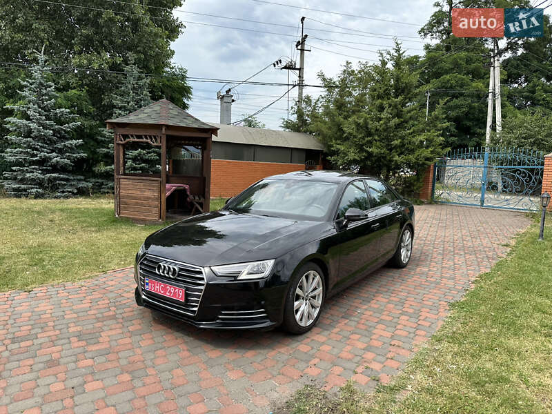 Седан Audi A4 2017 в 