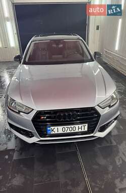 Седан Audi A4 2016 в Украинке