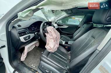 Седан Audi A4 2019 в 