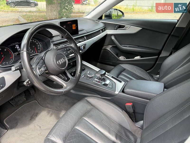 Седан Audi A4 2016 в Киеве