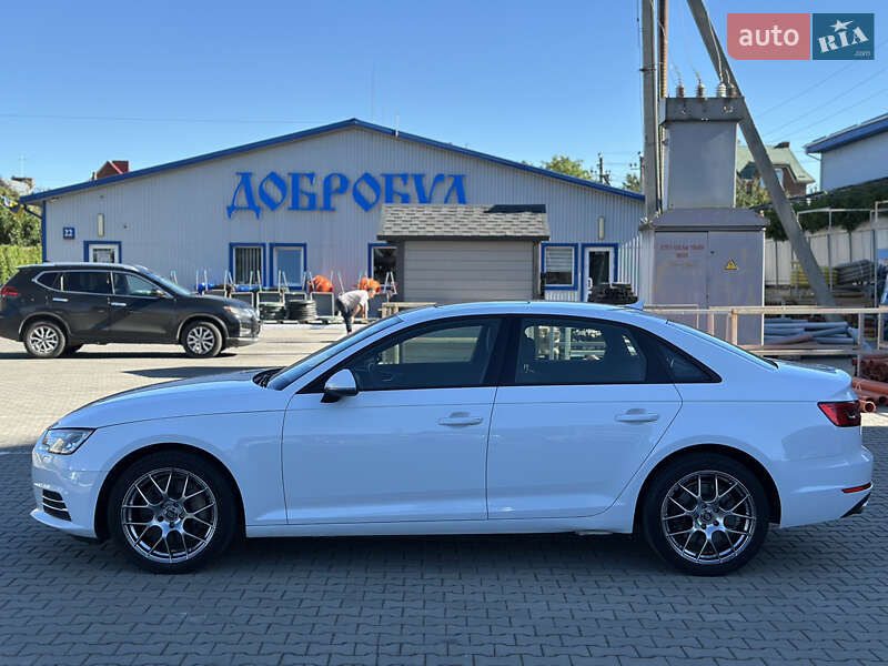 Седан Audi A4 2017 в Луцке