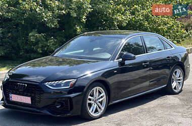 Седан Audi A4 2022 в 