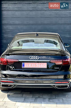 Седан Audi A4 2022 в 