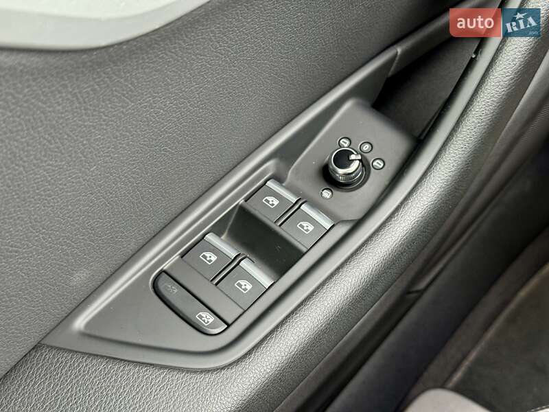 Седан Audi A4 2018 в Харькове