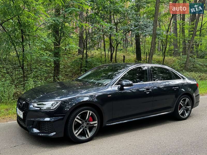 Седан Audi A4 2017 в Киеве