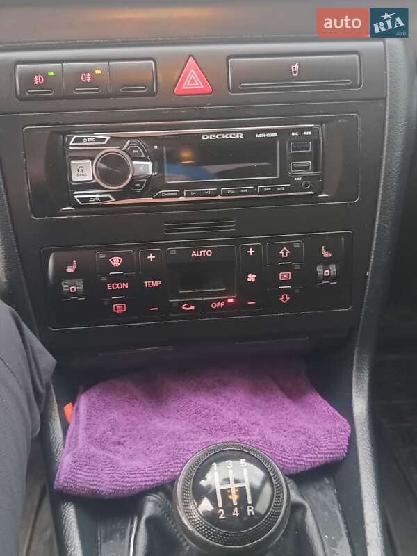 Седан Audi A4 1999 в Сарнах