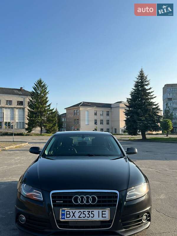 Седан Audi A4 2012 в Хмельницькому