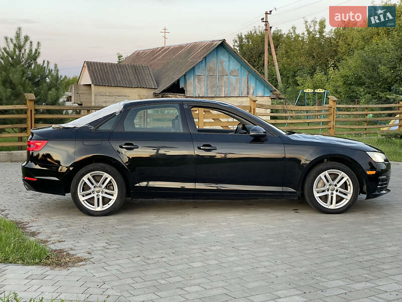Седан Audi A4 2017 в Луцке