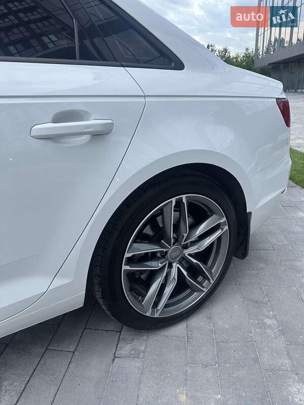 Седан Audi A4 2016 в Киеве