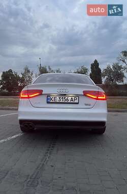 Седан Audi A4 2015 в 