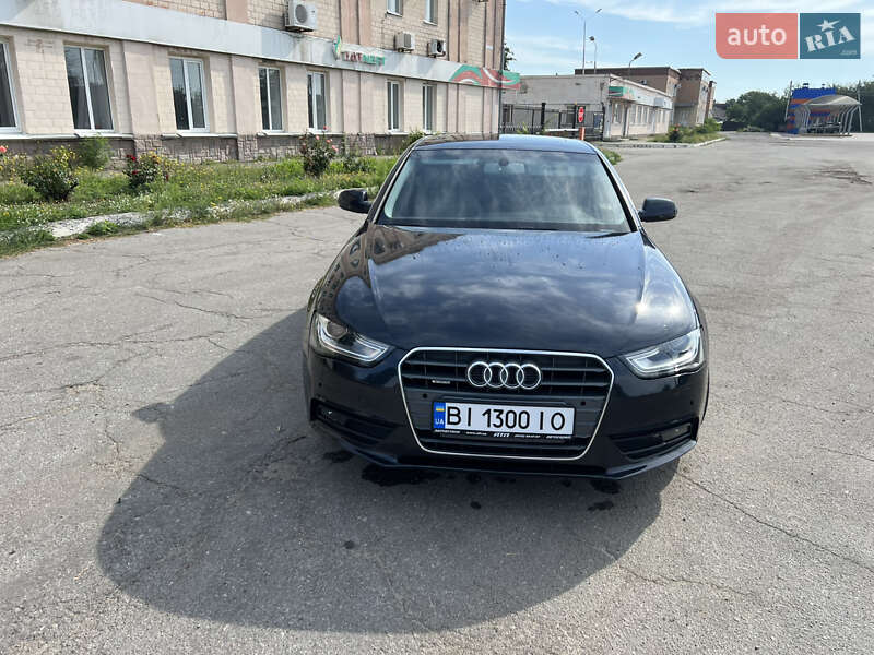Седан Audi A4 2012 в Полтаві