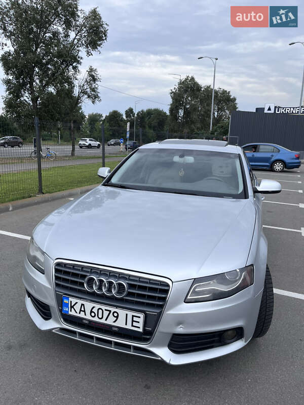 Седан Audi A4 2011 в Киеве