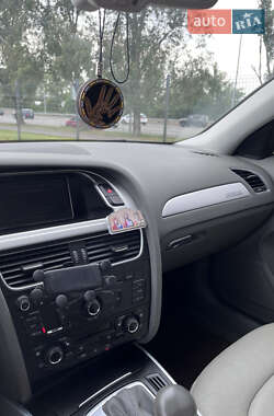 Седан Audi A4 2011 в 