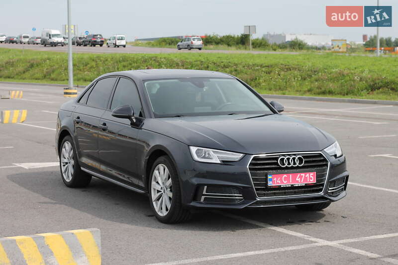 Седан Audi A4 2018 в Львове