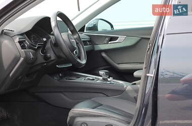 Седан Audi A4 2018 в Львове
