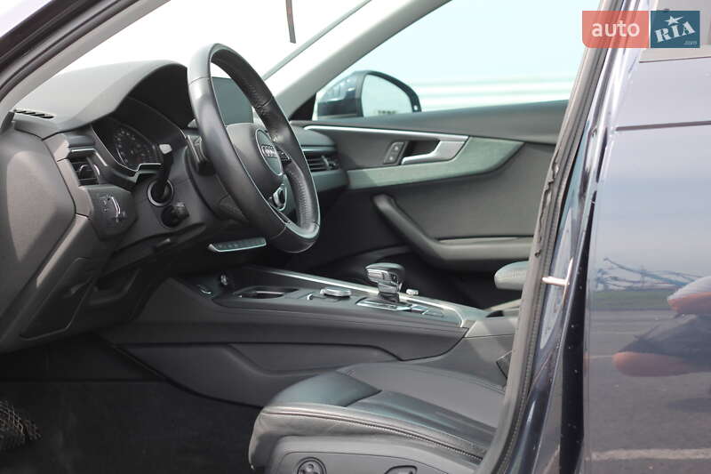 Седан Audi A4 2018 в Львове