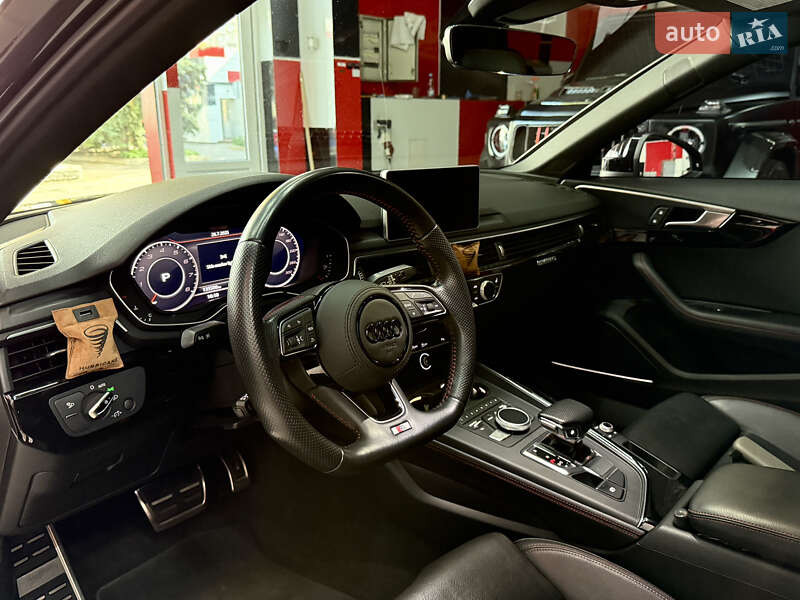 Седан Audi A4 2017 в Одессе