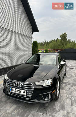 Седан Audi A4 2018 в 
