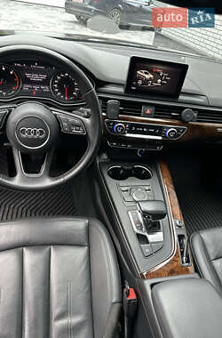 Седан Audi A4 2018 в 