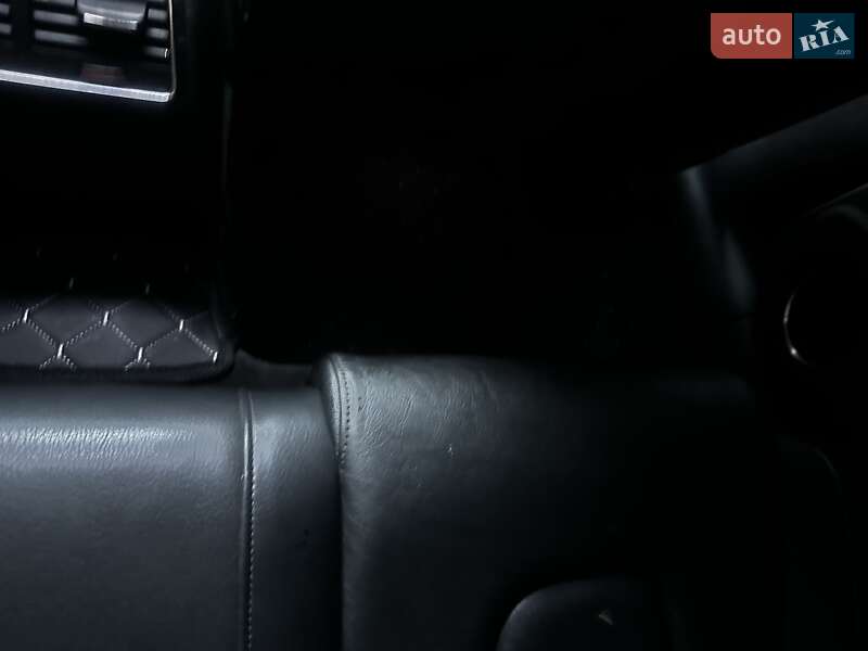 Седан Audi A4 2012 в Новгород-Северском