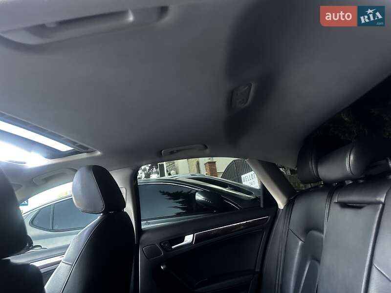 Седан Audi A4 2012 в Новгород-Северском