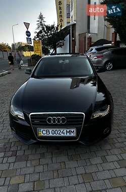 Седан Audi A4 2012 в Новгород-Северском