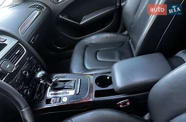 Седан Audi A4 2012 в Новгород-Северском