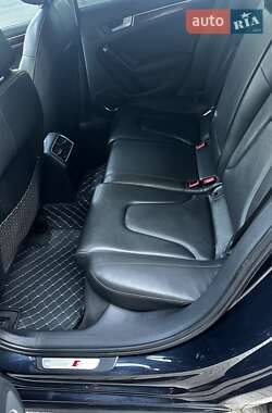 Седан Audi A4 2012 в Новгород-Северском