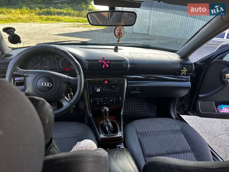 Седан Audi A4 1999 в Львове