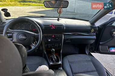 Седан Audi A4 1999 в 