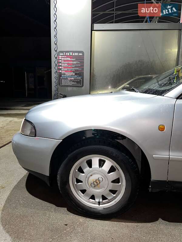 Седан Audi A4 1998 в Ивано-Франковске