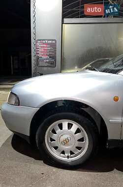 Седан Audi A4 1998 в 