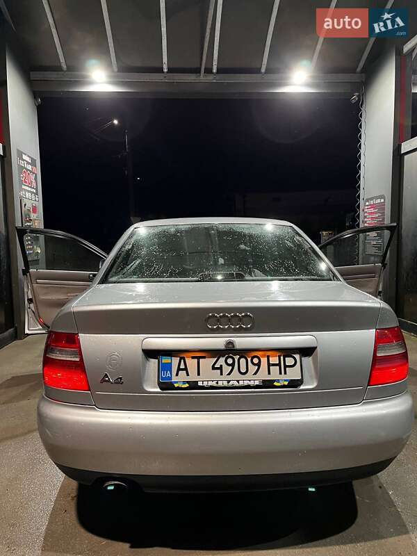 Седан Audi A4 1998 в Ивано-Франковске