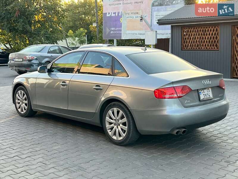 Седан Audi A4 2010 в Черновцах