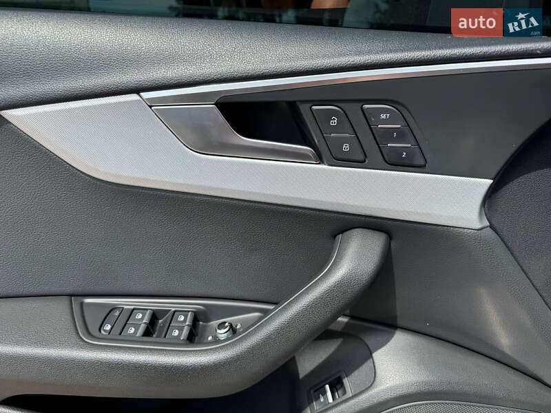 Седан Audi A4 2016 в Сумах