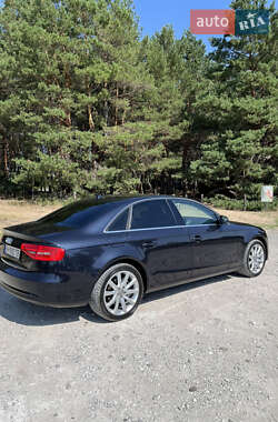 Седан Audi A4 2013 в 
