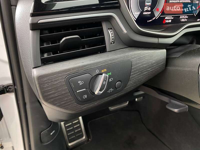 Седан Audi A4 2023 в Львове