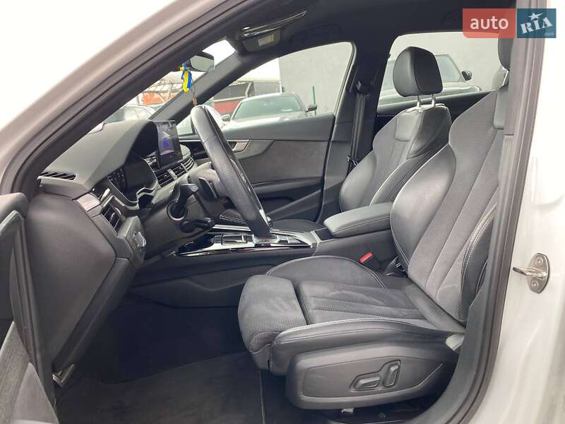 Седан Audi A4 2023 в Львове