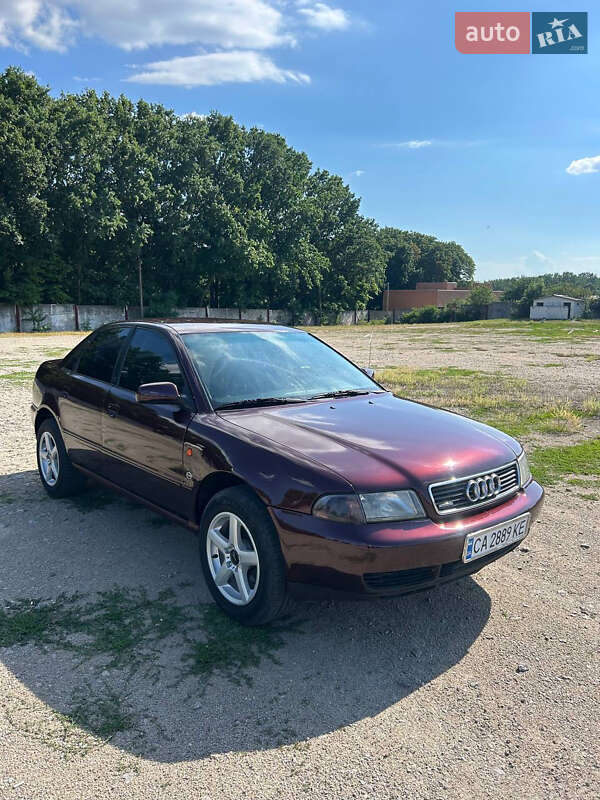 Седан Audi A4 1996 в Умани