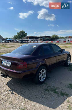 Седан Audi A4 1996 в 
