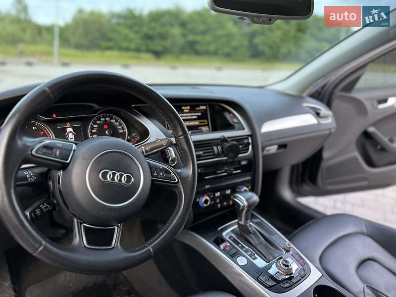 Седан Audi A4 2014 в Львове
