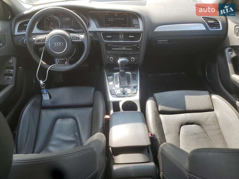 Седан Audi A4 2013 в Львове
