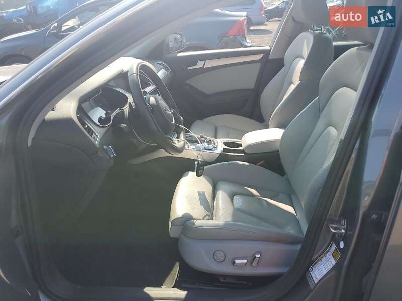 Седан Audi A4 2014 в Львові