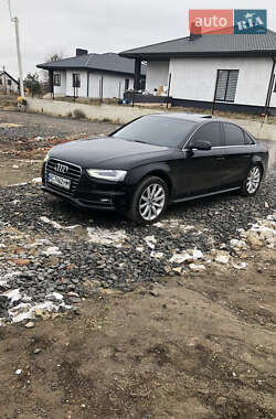 Седан Audi A4 2014 в Луцьку