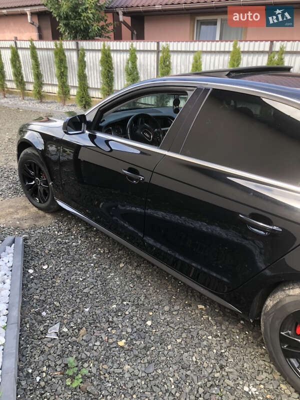 Седан Audi A4 2014 в Луцке