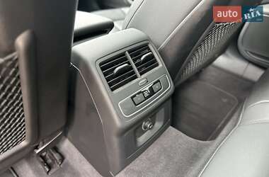 Седан Audi A4 2018 в 