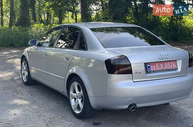 Седан Audi A4 2004 в 